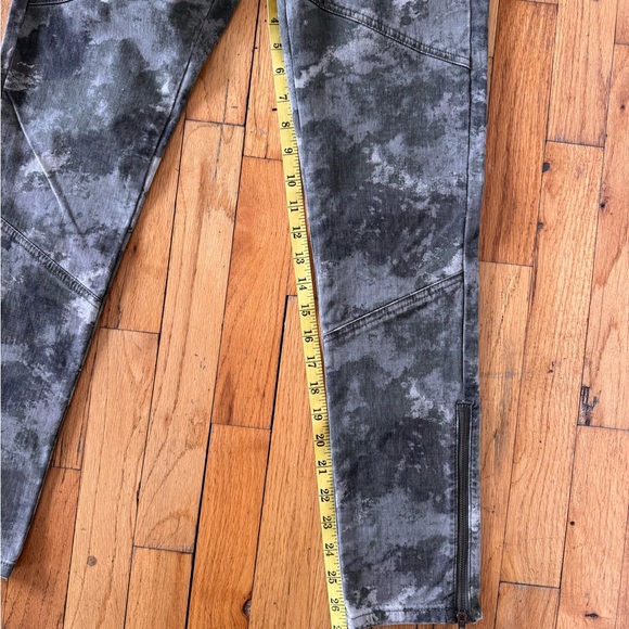 BDG Urban Outfitters Camouflage Skinny Jeans, NWTS SIZE 4 , zip ankle - Picture 12 of 13